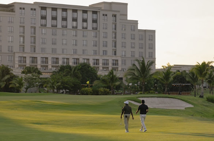 Tee Off in Paradise: Exclusive Golf Getaways in Panama
