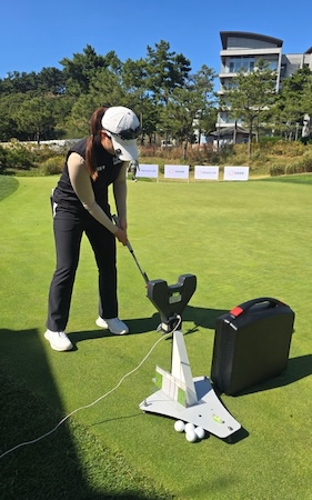 Supporting the Next Generation of Golfers: SAM PuttLab at the Hanwha Life Invitational Samputtlab at hanwha life invitational junior player1