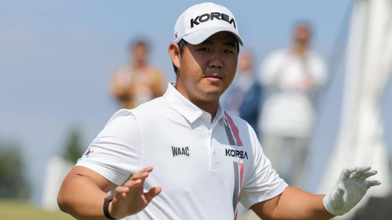 High stakes, external pressure bring out best in Tom Kim, Adrian Meronk over wild golf weekend image